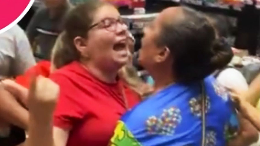 Vídeo Mulheres Brigam Em Supermercado Por Causa Da Promoção De Peru